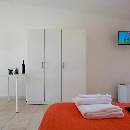 Selene Bed & Breakfast 3*